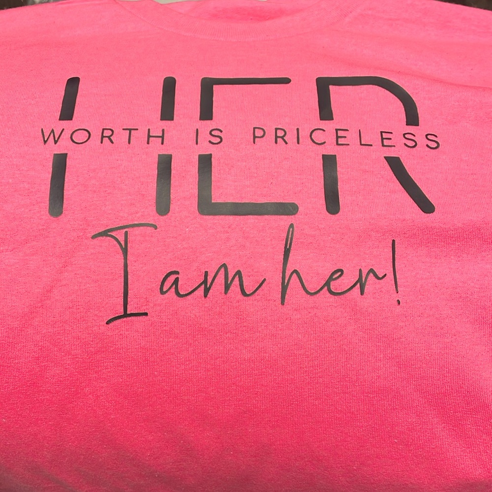 NEW WOMENS GRAPHIC TEE